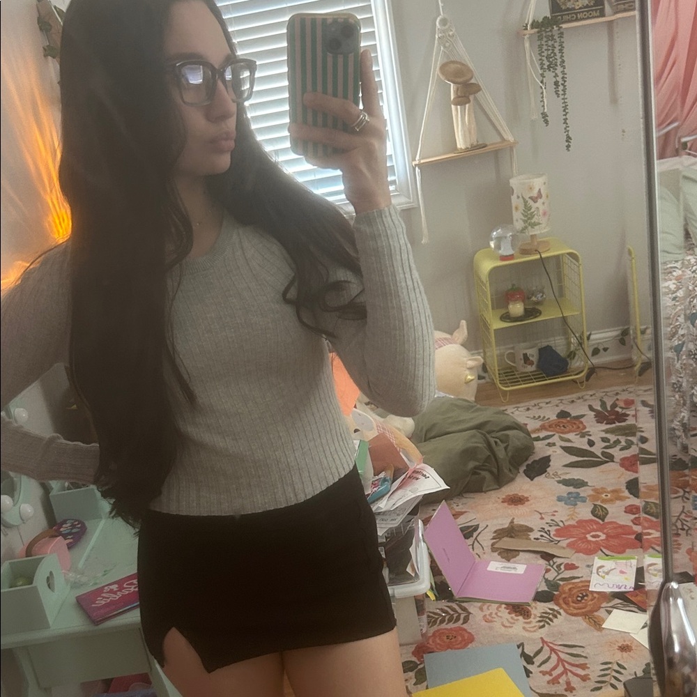 38% wool babaton aritzia cropped grey sweater